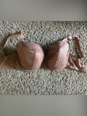 Flirtelle Lace-Overlay Moulded Bra in Dusty Mauve